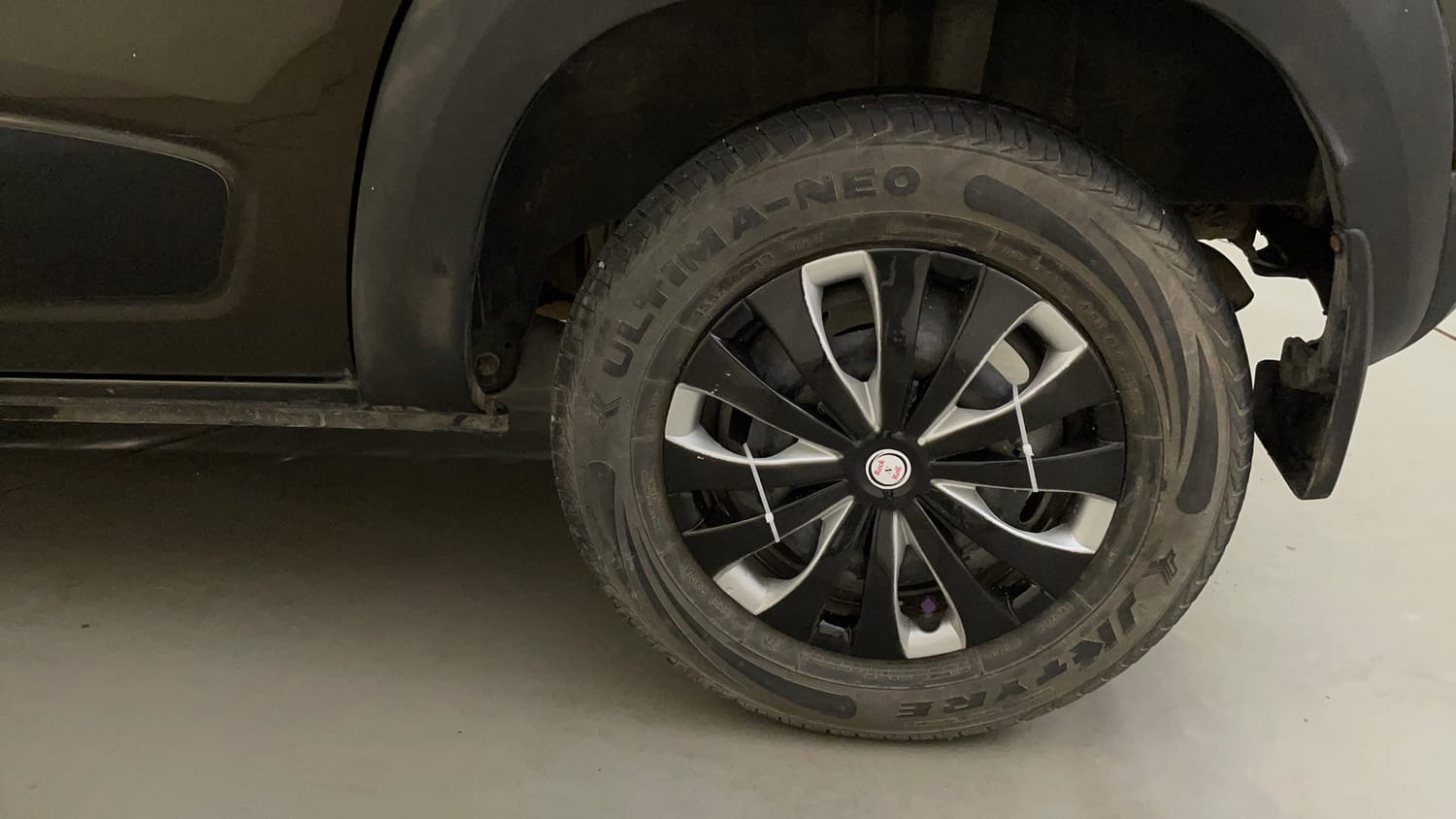 Used 2019 Renault Kwid RXT Opt Petrol Manual tyres LEFT REAR TYRE RIM VIEW
