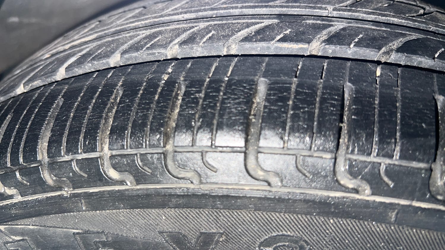 Used 2017 Hyundai Grand i10 Sportz 1.2 Kappa VTVT Petrol Manual tyres RIGHT FRONT TYRE TREAD VIEW