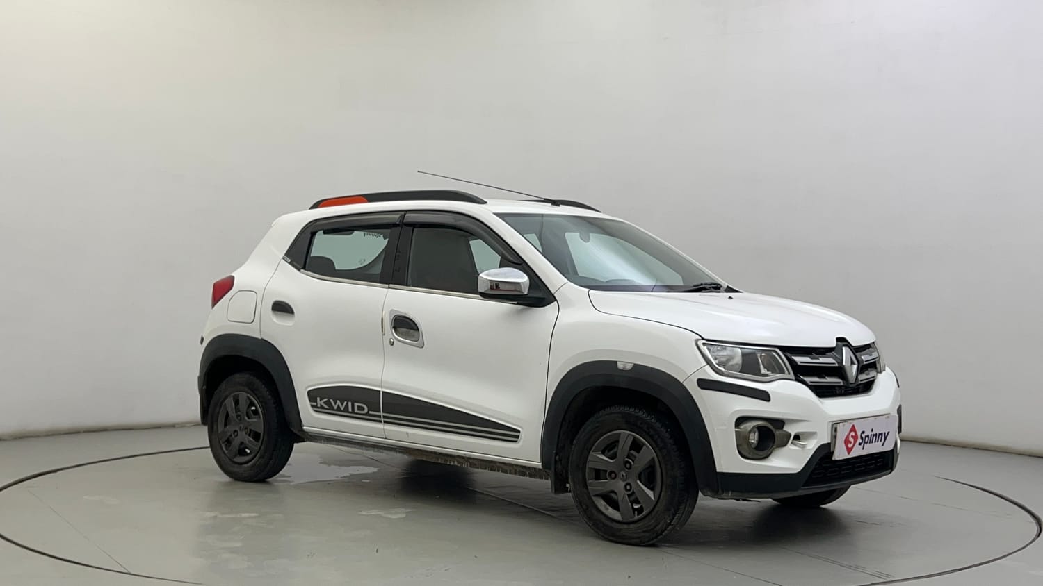 Used 2018 Renault Kwid RXT (O) 1.0 SCE Edition Petrol Manual exterior RIGHT FRONT CORNER VIEW
