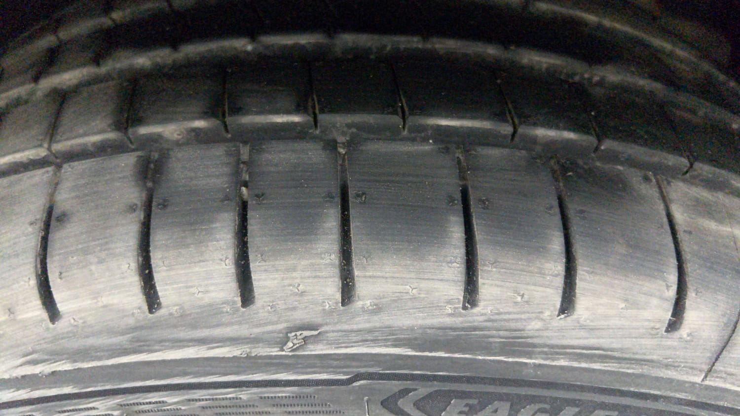Used 2023 Volvo XC40 B4 Ultimate Petrol Automatic tyres LEFT REAR TYRE TREAD VIEW