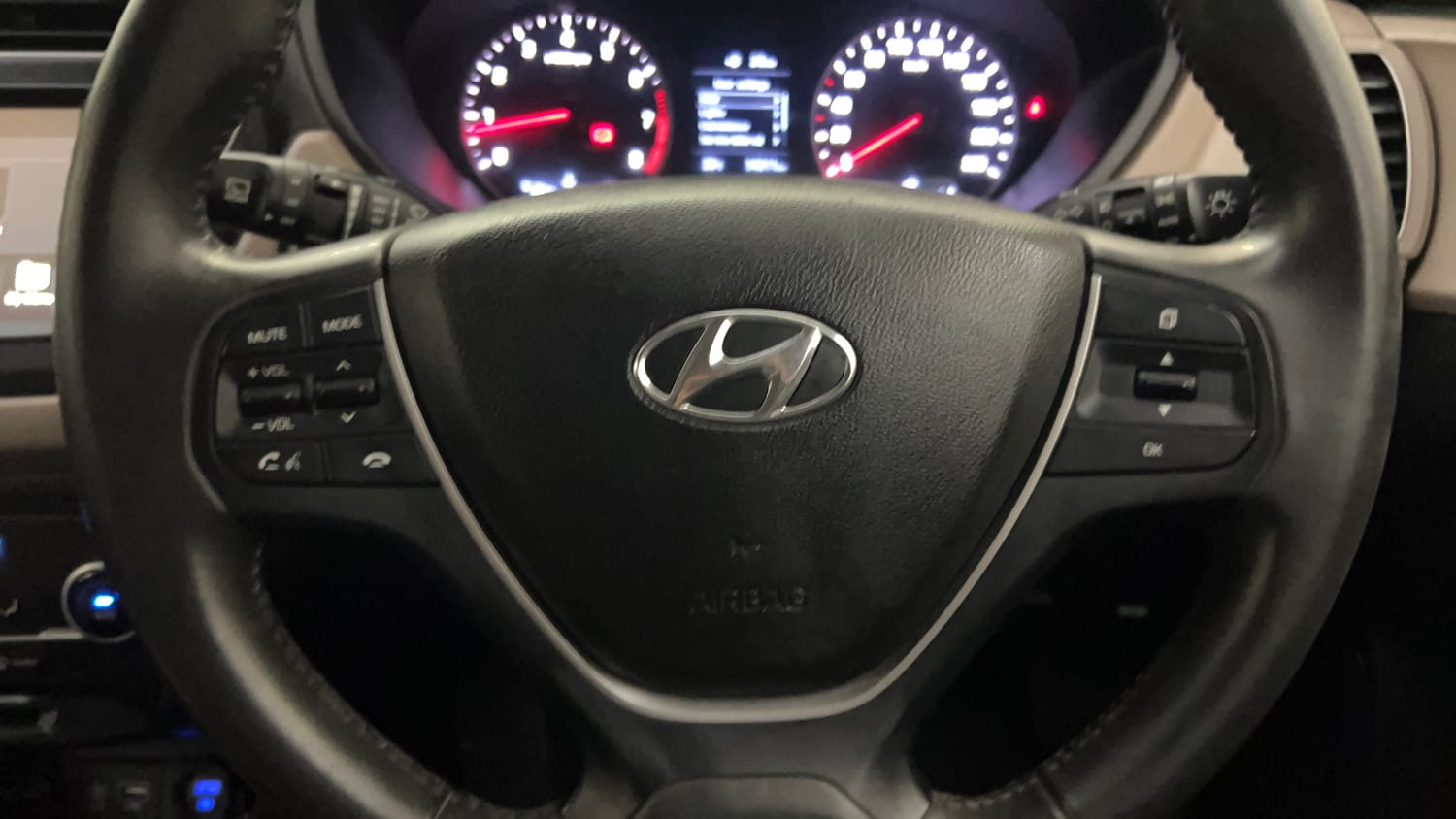 Used 2019 Hyundai Elite i20 Asta 1.2 (O) Petrol Manual top_features Airbags