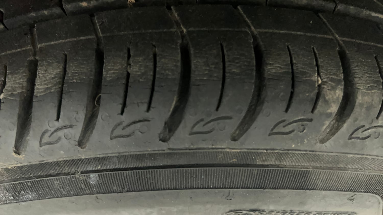 Used 2022 Tata Altroz XT Petrol Petrol Manual tyres LEFT FRONT TYRE TREAD VIEW