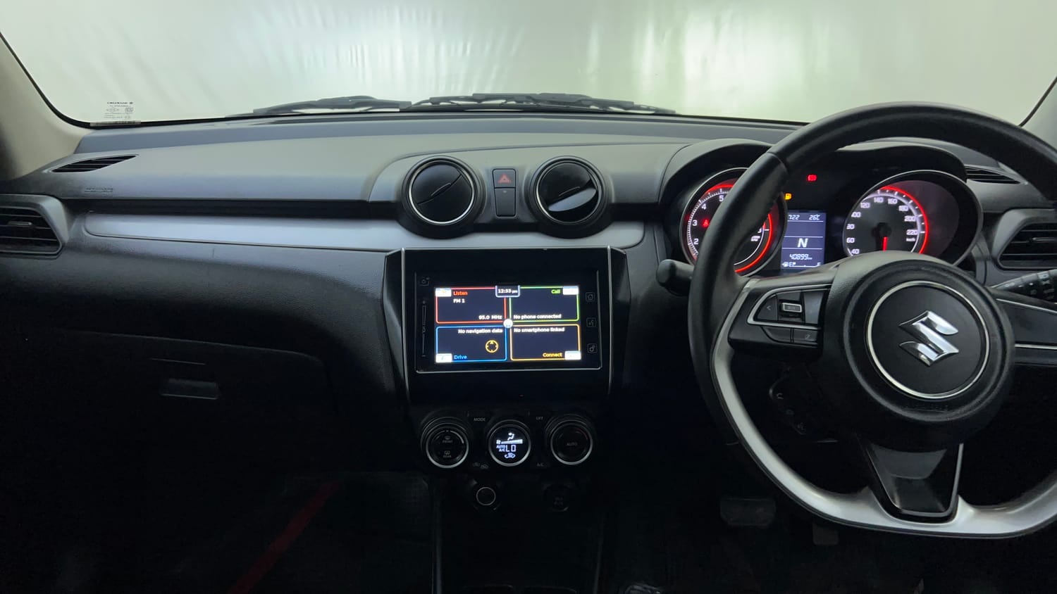 Used 2018 Maruti Suzuki Swift ZXi AMT Petrol Automatic interior MUSIC SYSTEM & AC CONTROL VIEW