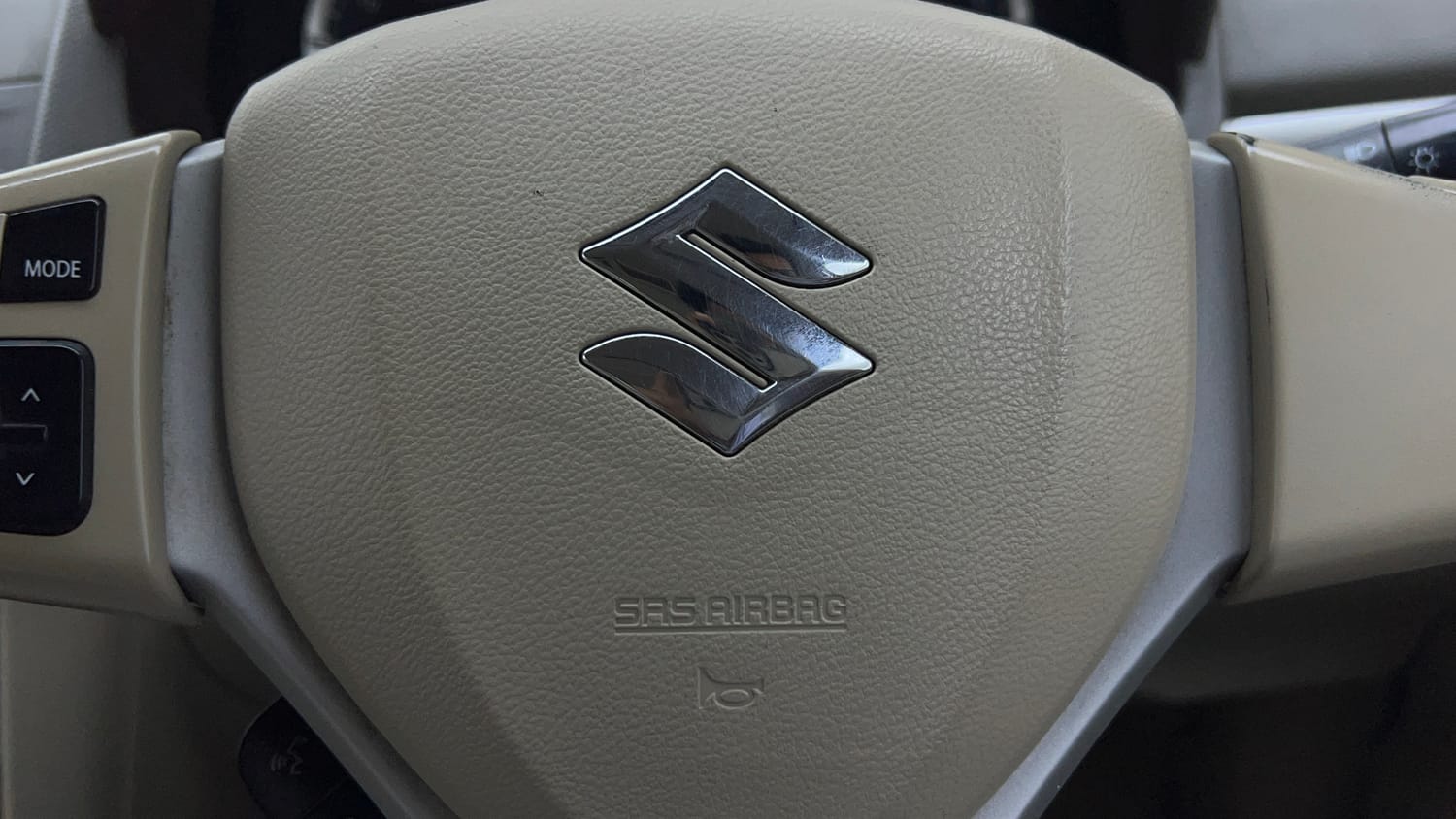 Used 2018 Maruti Suzuki Ertiga ZXI+ Petrol Manual top_features Airbags