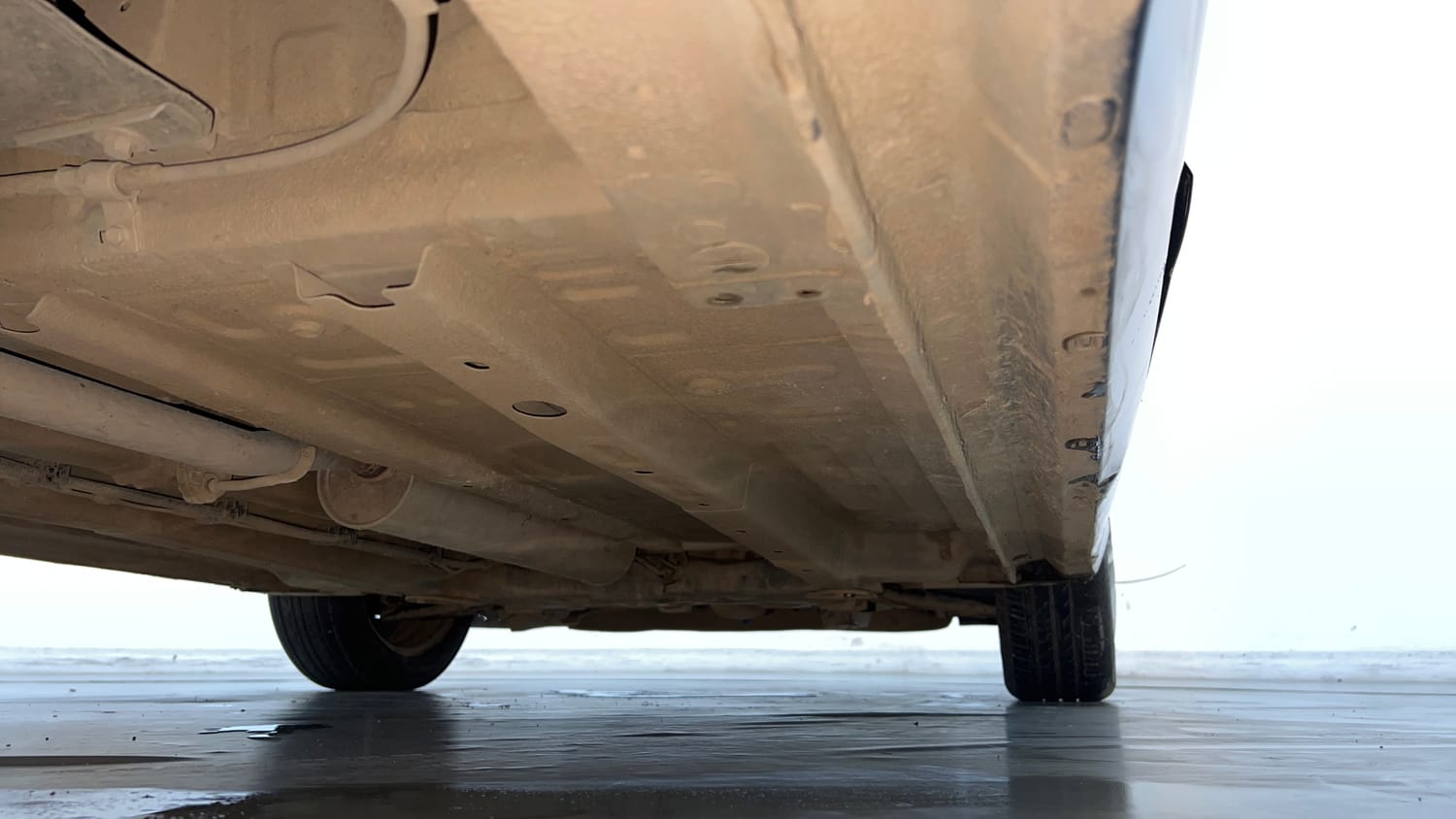 Used 2024 Tata Altroz XTA Petrol Petrol Automatic extra REAR RIGHT UNDERBODY VIEW