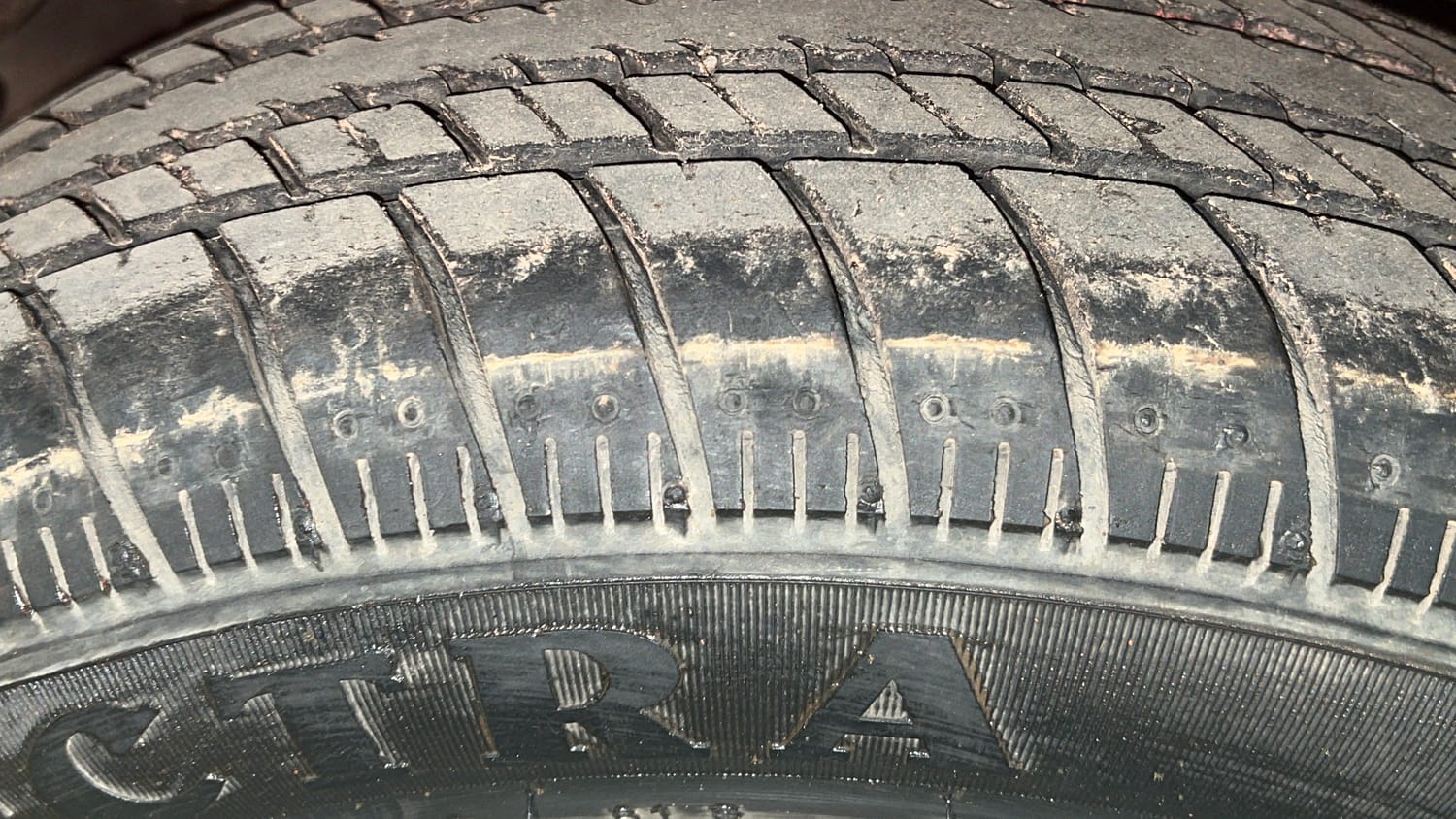 Used 2017 Maruti Suzuki Celerio VXi Petrol Manual tyres RIGHT REAR TYRE TREAD VIEW