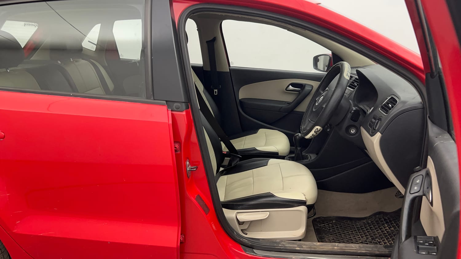 Used 2012 Volkswagen Polo Comfortline 1.2L (P) Petrol Manual interior RIGHT SIDE FRONT DOOR CABIN VIEW