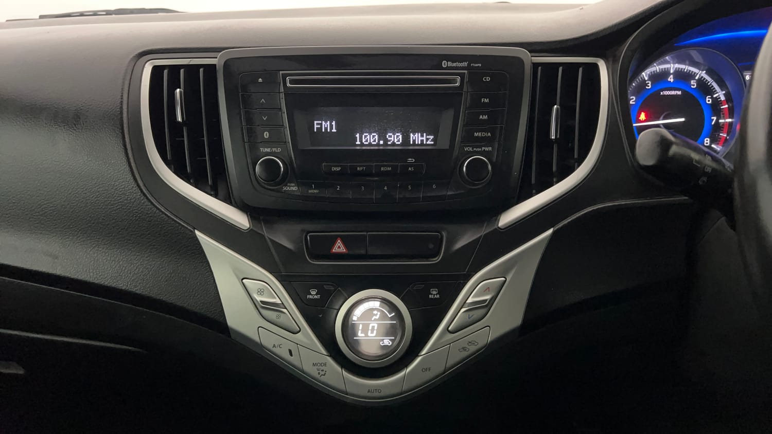 Used 2019 Maruti Suzuki Baleno Zeta 1.2 Petrol Manual interior MUSIC SYSTEM & AC CONTROL VIEW
