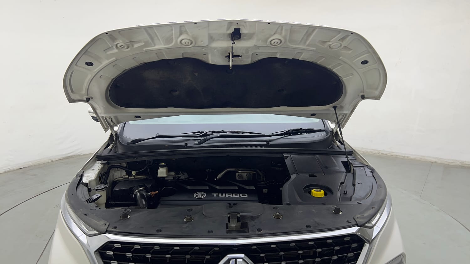 Used 2021 MG Motors Hector Sharp 1.5 Petrol Turbo DCT Petrol Automatic engine ENGINE & BONNET OPEN FRONT VIEW