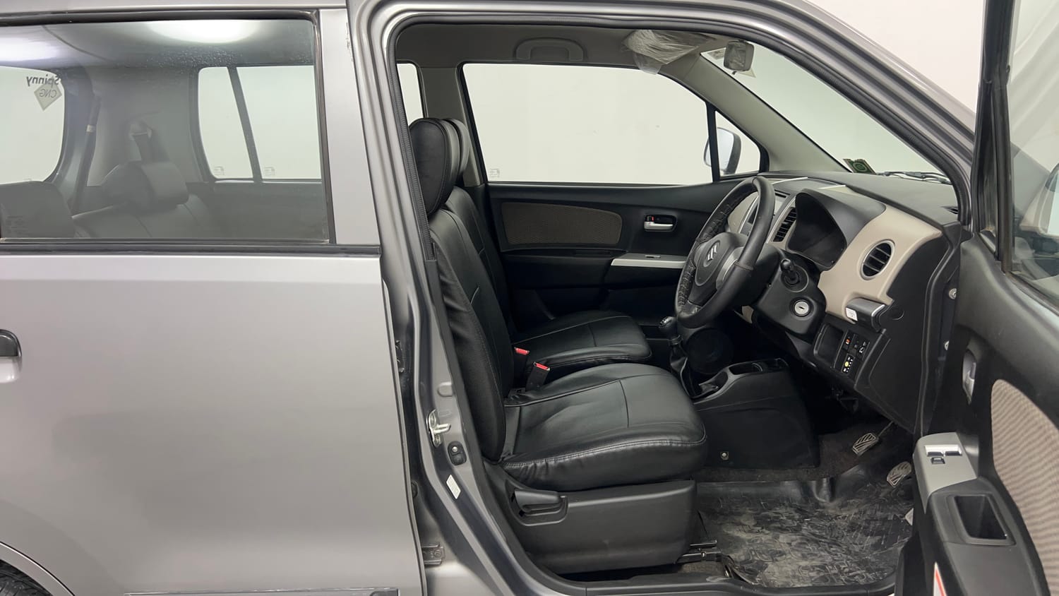 Used 2014 Maruti Suzuki Wagon R LXI CNG Cng Manual interior RIGHT SIDE FRONT DOOR CABIN VIEW