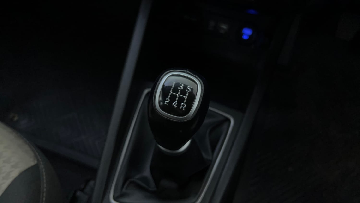 Used 2019 Hyundai Elite i20 Asta 1.2 (O) Petrol Manual interior GEAR  KNOB VIEW