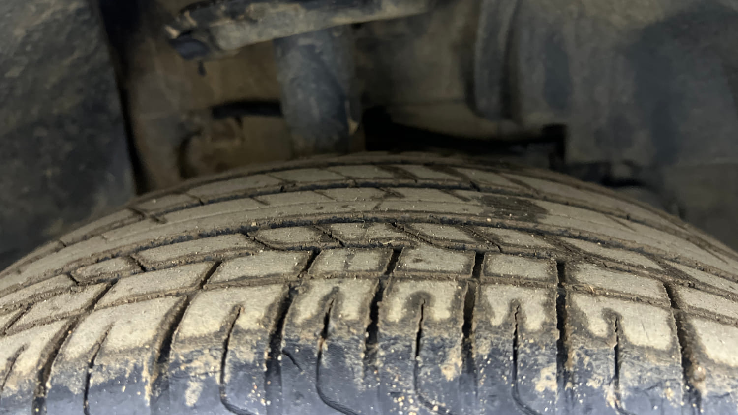 Used 2023 Tata Nexon XZ Plus (L) Petrol Manual tyres RIGHT FRONT TYRE TREAD VIEW