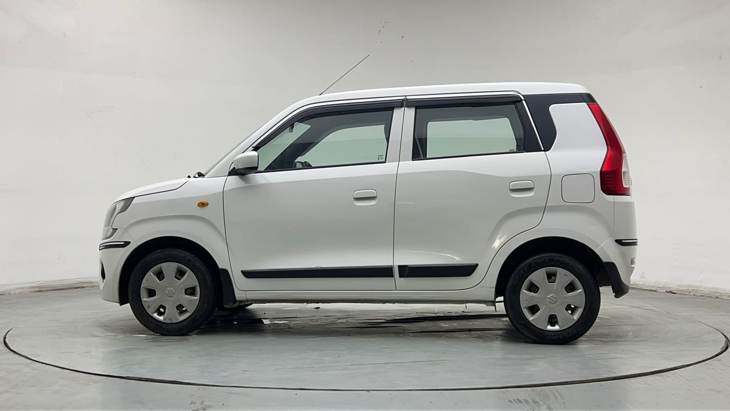 Used 2024 Maruti Suzuki Wagon R VXI 1.0 CNG Cng Manual exterior LEFT SIDE VIEW