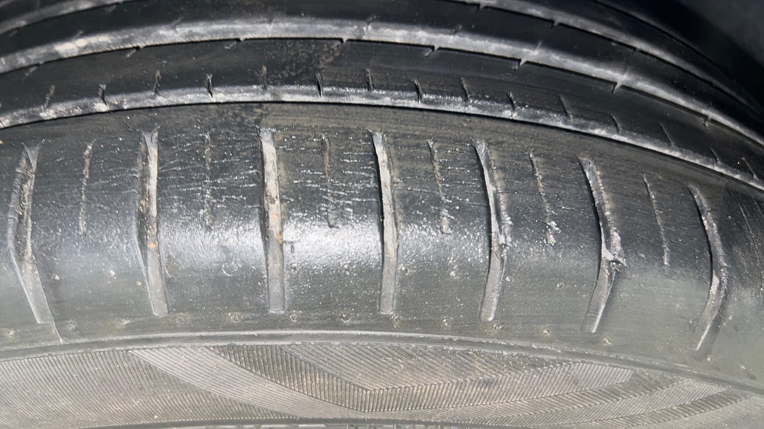 Used 2019 Hyundai Elite i20 Asta 1.2 (O) Petrol Manual tyres RIGHT FRONT TYRE TREAD VIEW