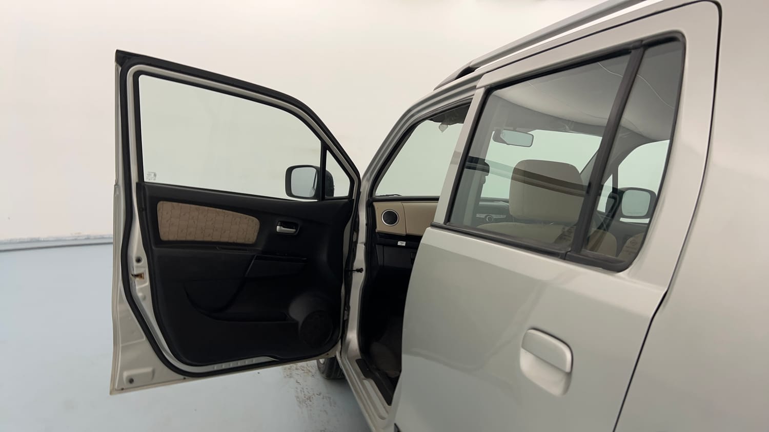 Used 2018 Maruti Suzuki Wagon R 1.0 VXI AMT Petrol Automatic interior LEFT FRONT DOOR OPEN VIEW