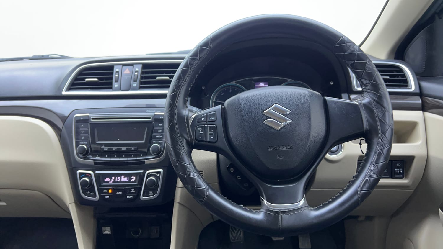 Used 2017 Maruti Suzuki Ciaz Zeta 1.3 Hybrid Diesel Manual interior STEERING VIEW
