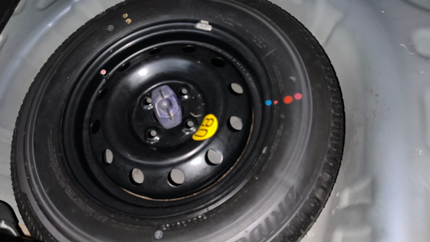 Used 2018 Maruti Suzuki Swift ZXi AMT Petrol Automatic tyres SPARE TYRE VIEW