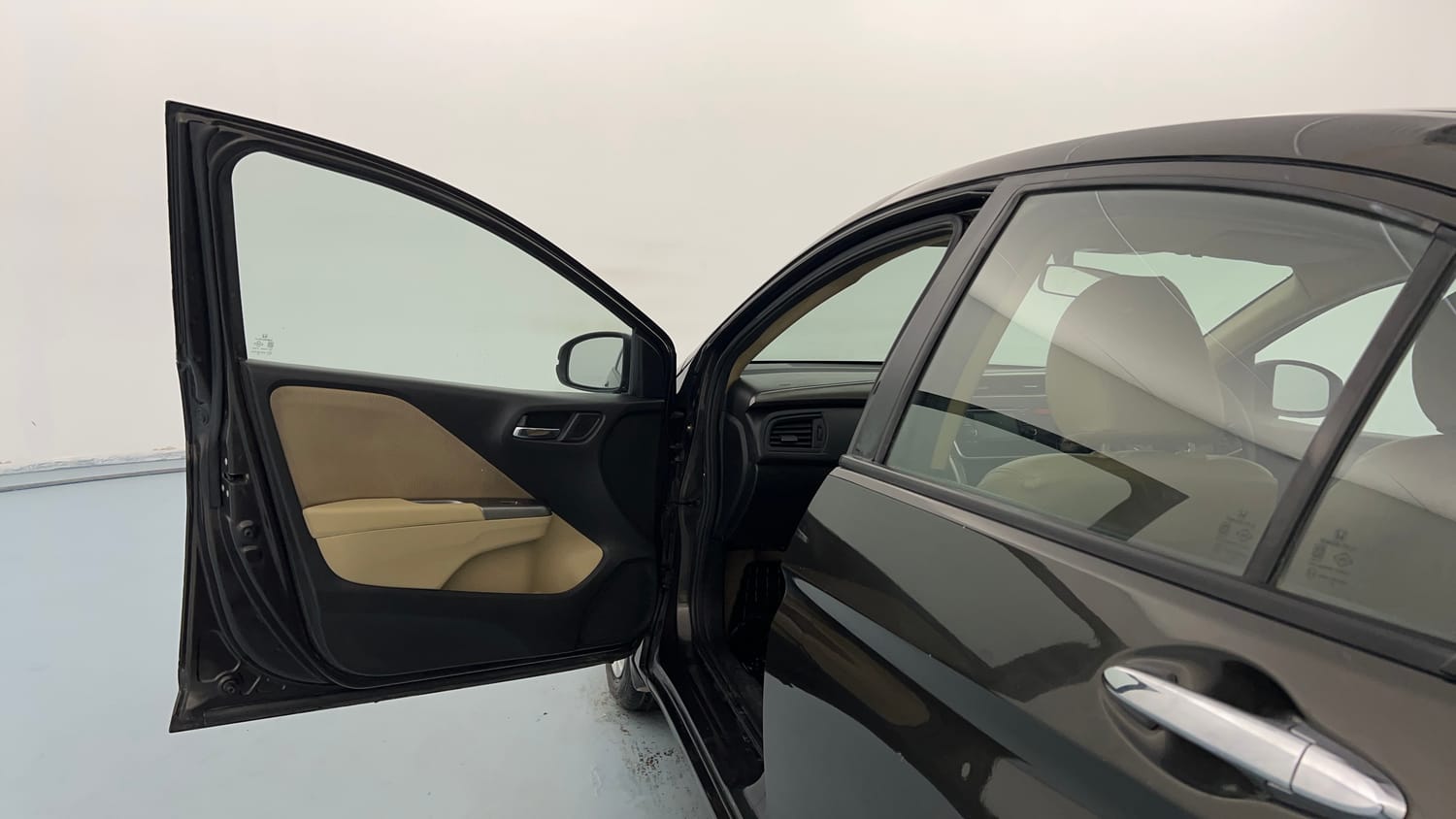 Used 2014 Honda City V Petrol Manual interior LEFT FRONT DOOR OPEN VIEW