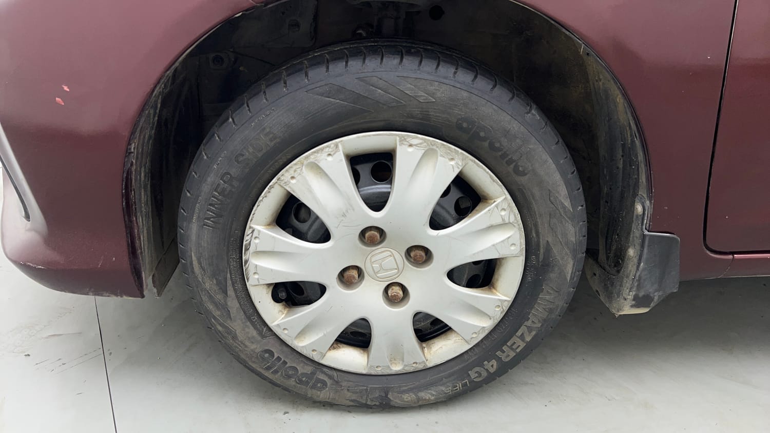 Used 2016 Honda Amaze 1.2 S i-VTEC Petrol Manual tyres LEFT FRONT TYRE RIM VIEW