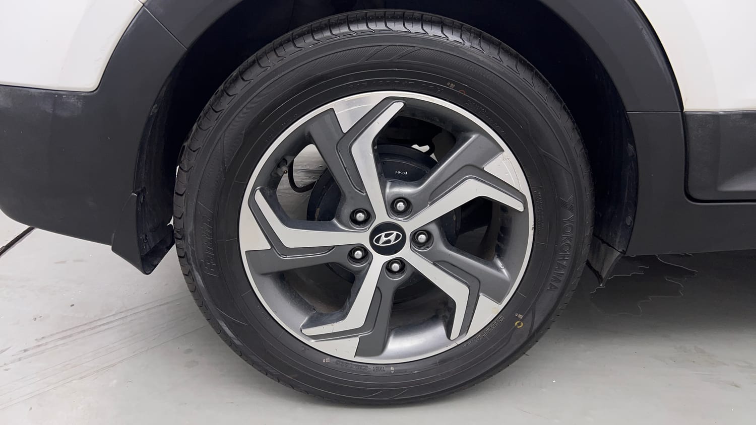 Used 2019 Hyundai Creta SX 1.6 AT Petrol Petrol Automatic tyres RIGHT REAR TYRE RIM VIEW