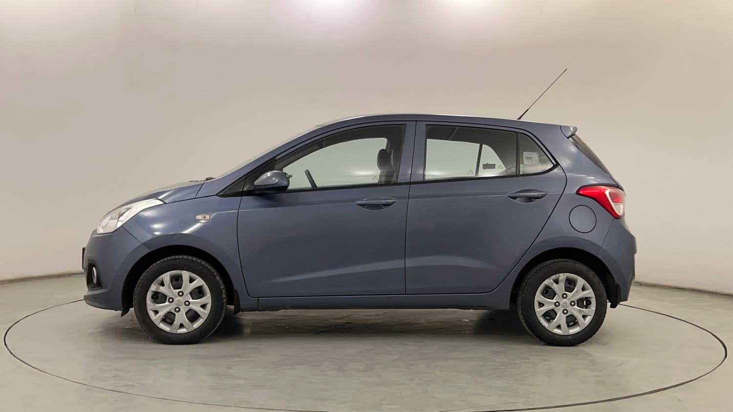 Used 2016 Hyundai Grand i10 Magna AT 1.2 Kappa VTVT Petrol Automatic exterior LEFT SIDE VIEW