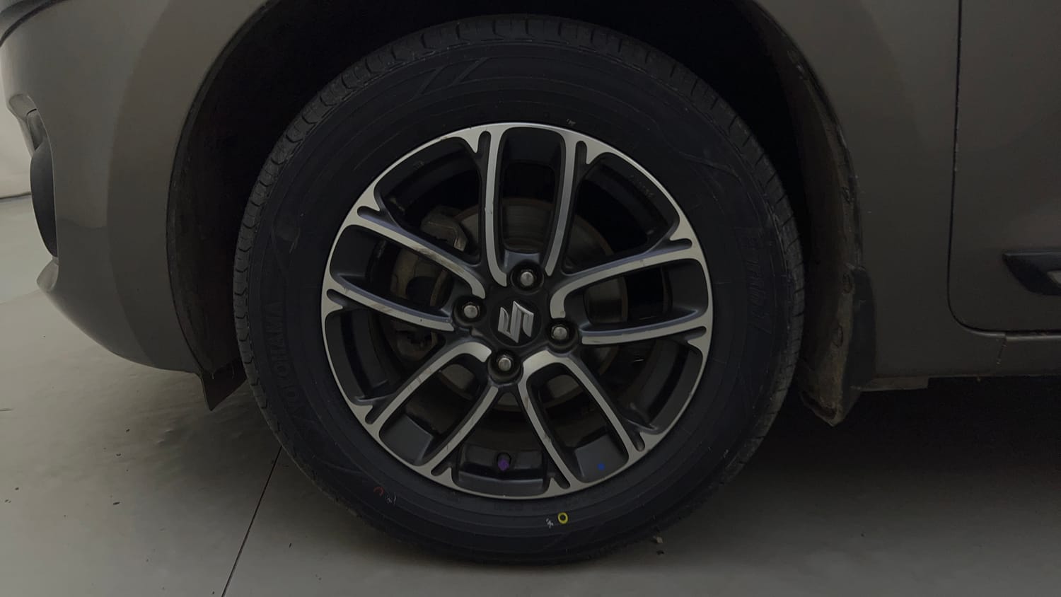 Used 2021 Maruti Suzuki Swift ZXi Plus AMT Petrol Automatic tyres LEFT FRONT TYRE RIM VIEW