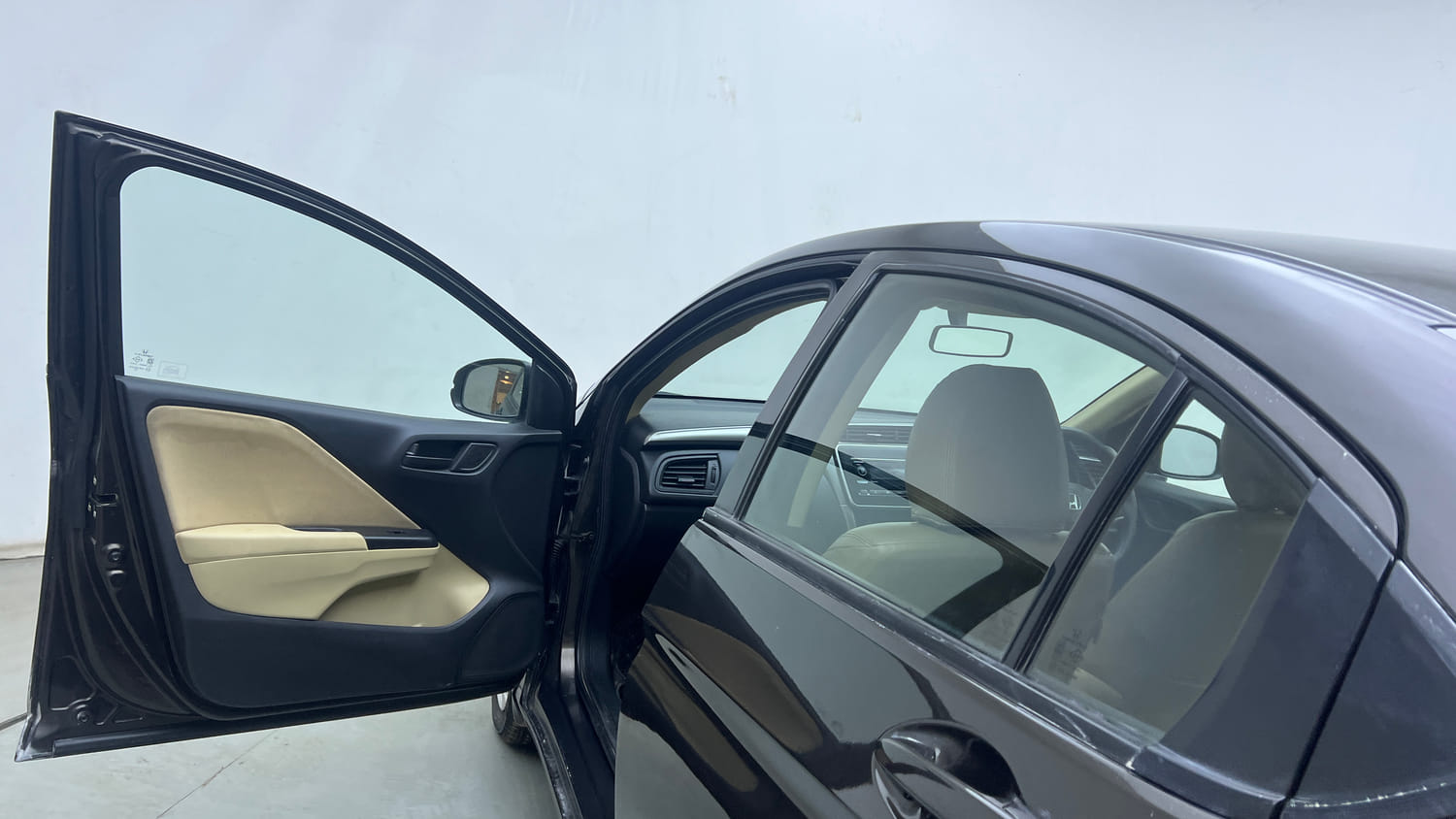 Used 2014 Honda City SV Diesel Diesel Manual interior LEFT FRONT DOOR OPEN VIEW