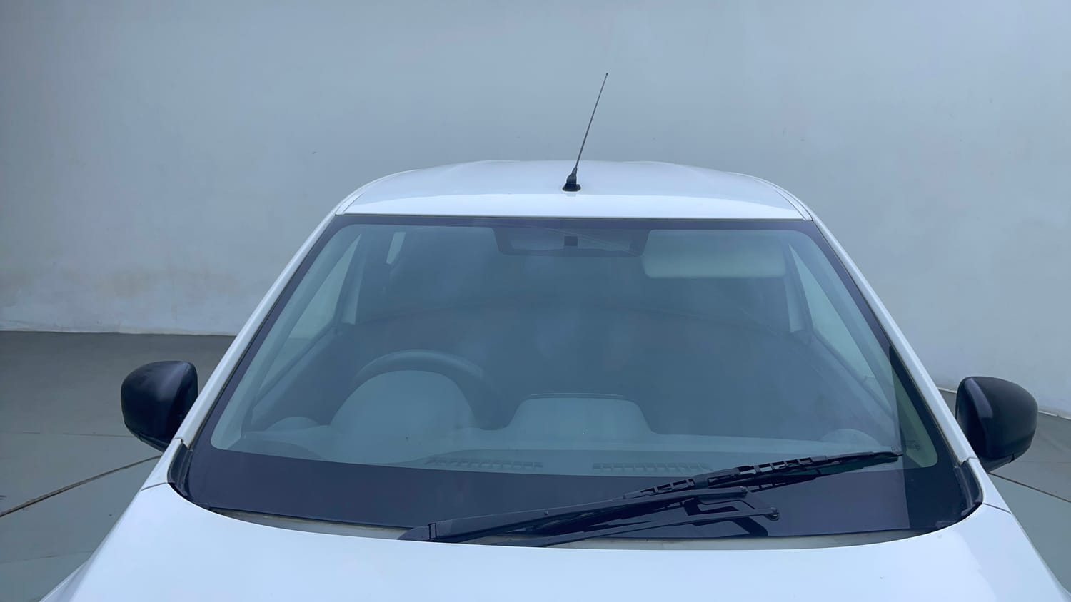 Used 2018 Renault Kwid 1.0 RXT AMT Opt Petrol Automatic exterior FRONT WINDSHIELD VIEW