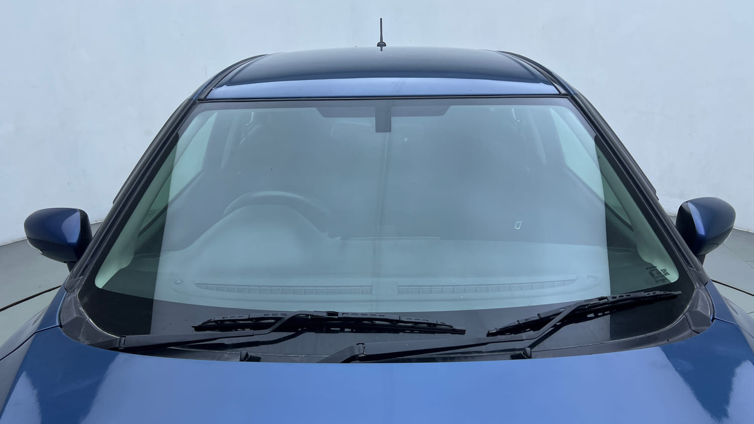 Used 2017 Maruti Suzuki Baleno Alpha 1.2 Petrol Manual exterior FRONT WINDSHIELD VIEW