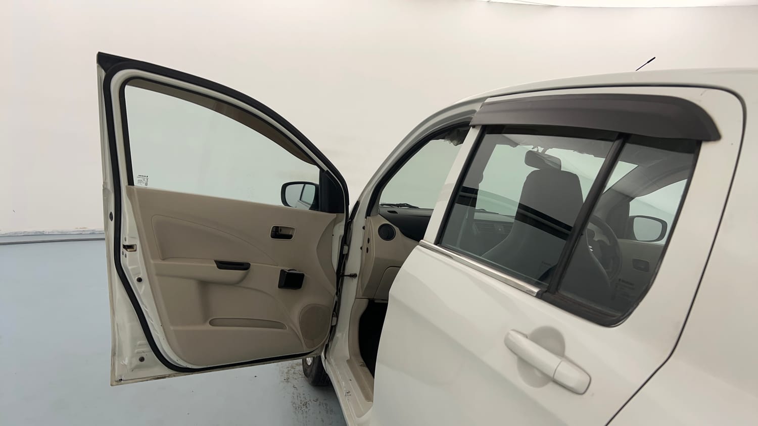 Used 2019 Maruti Suzuki Celerio LXi Petrol Manual interior LEFT FRONT DOOR OPEN VIEW