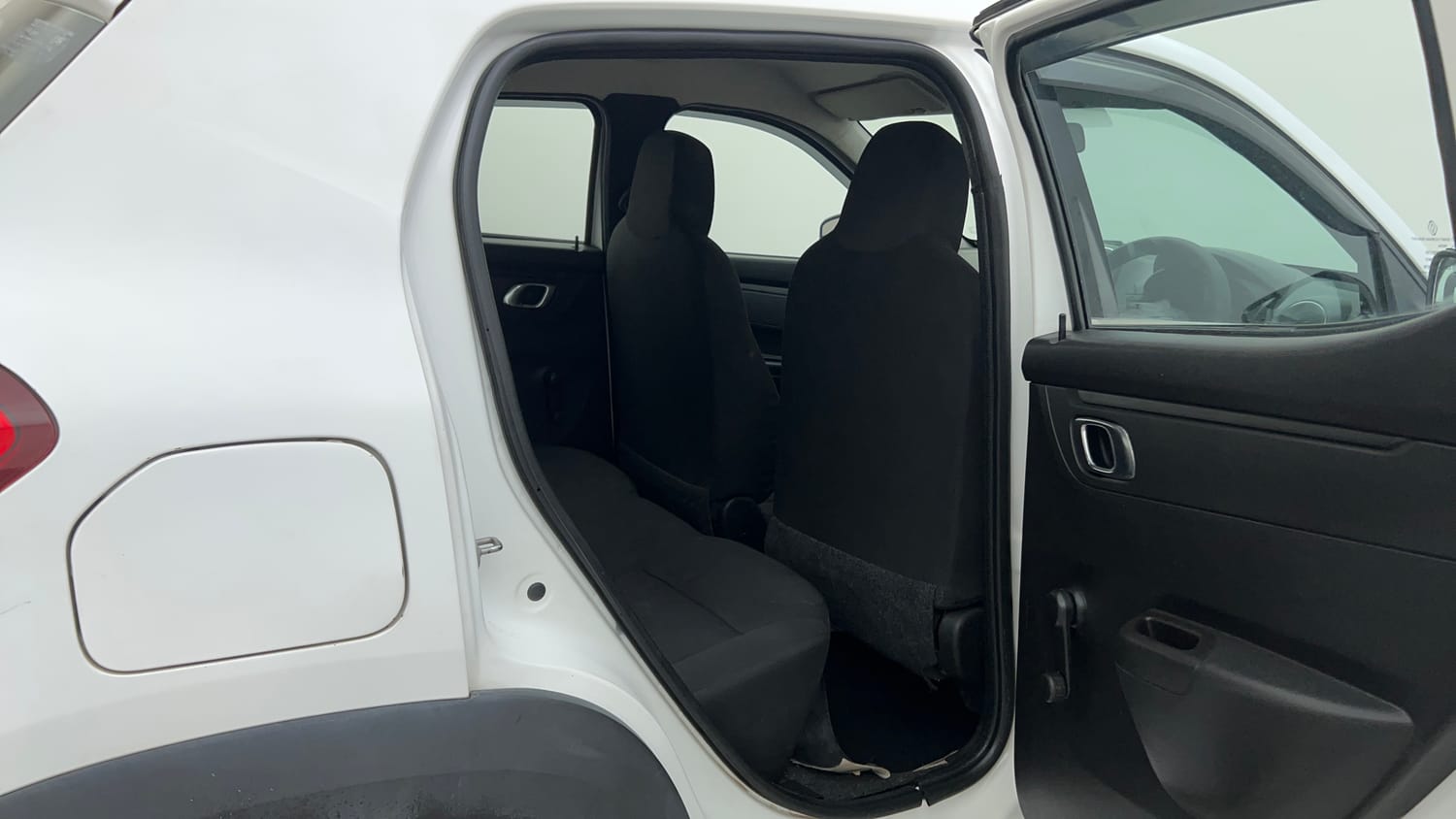 Used 2018 Renault Kwid RXT (O) 1.0 SCE Edition Petrol Manual interior RIGHT SIDE REAR DOOR CABIN VIEW