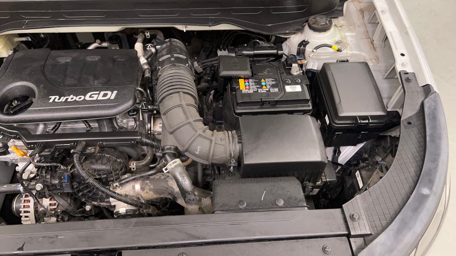 Used 2023 Hyundai Venue SX (O) 1.0 Turbo DCT Petrol Automatic engine ENGINE LEFT SIDE VIEW