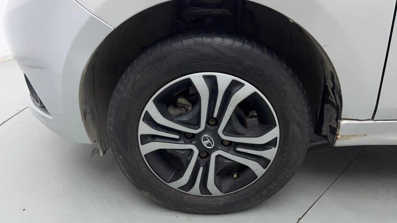 Used 2019 Tata Tiago Revotron XZ Petrol Manual tyres LEFT FRONT TYRE RIM VIEW