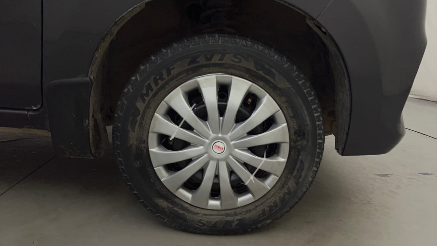 Used 2017 Maruti Suzuki Alto 800 LXi Petrol Manual tyres RIGHT FRONT TYRE RIM VIEW