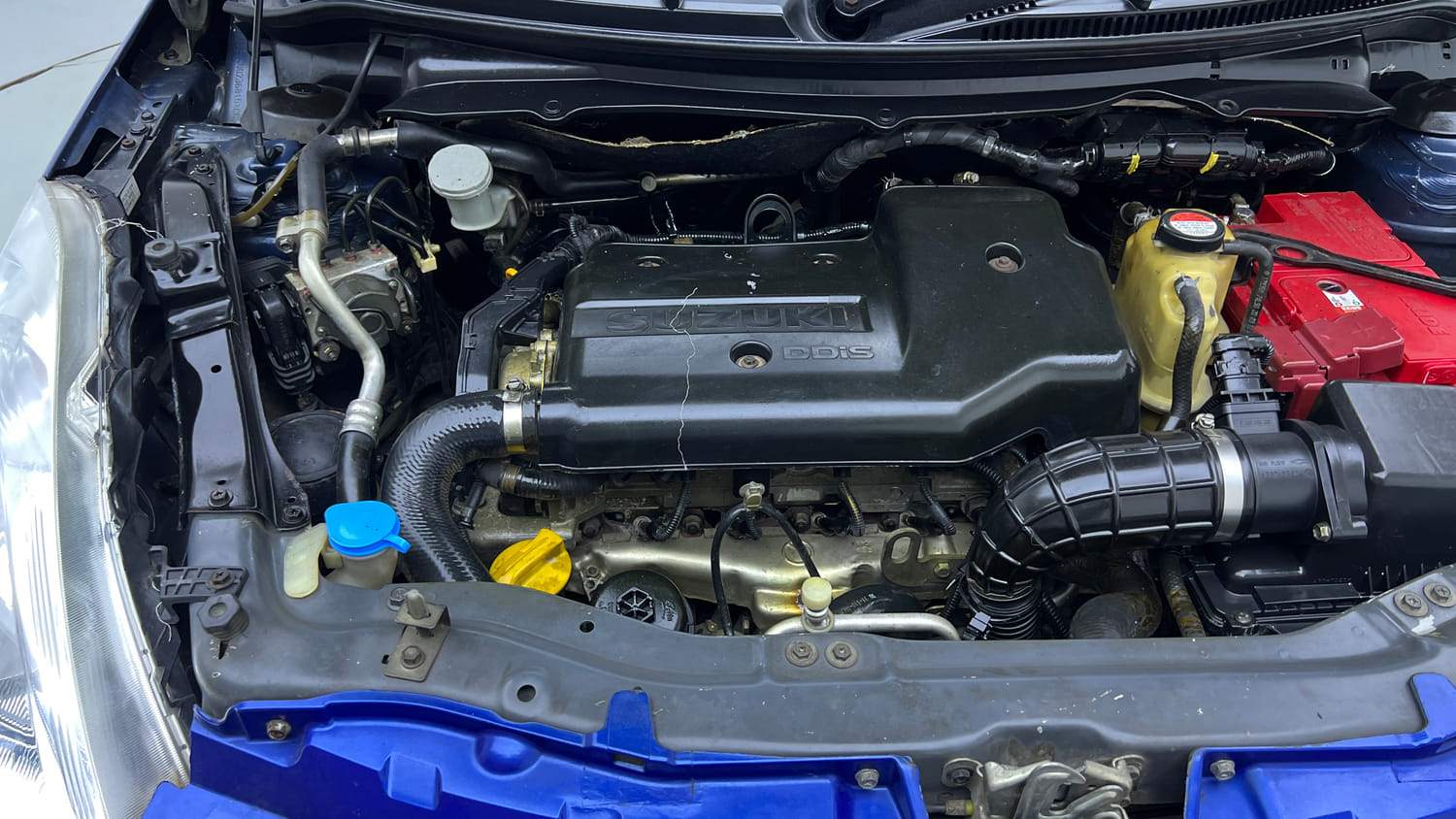 Used 2012 Maruti Suzuki Swift ZDi Diesel Manual engine ENGINE RIGHT SIDE VIEW