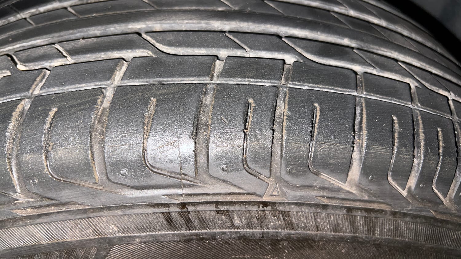 Used 2024 Tata Nexon Fearless 1.2 Revotron Petrol 6MT DT Petrol Manual tyres RIGHT FRONT TYRE TREAD VIEW