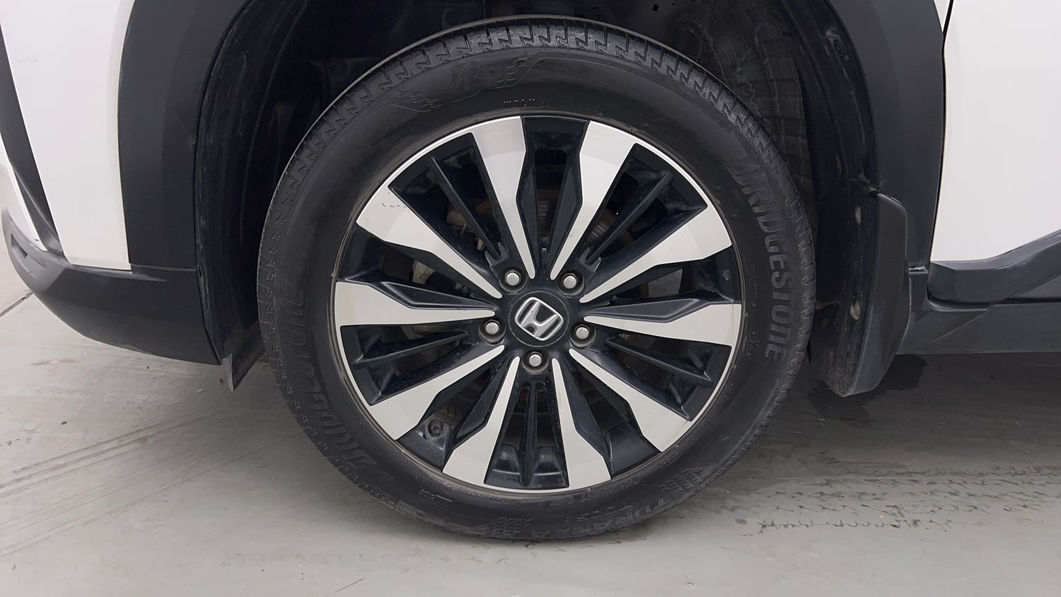 Used 2023 Honda Elevate VX MT Petrol Manual tyres LEFT FRONT TYRE RIM VIEW