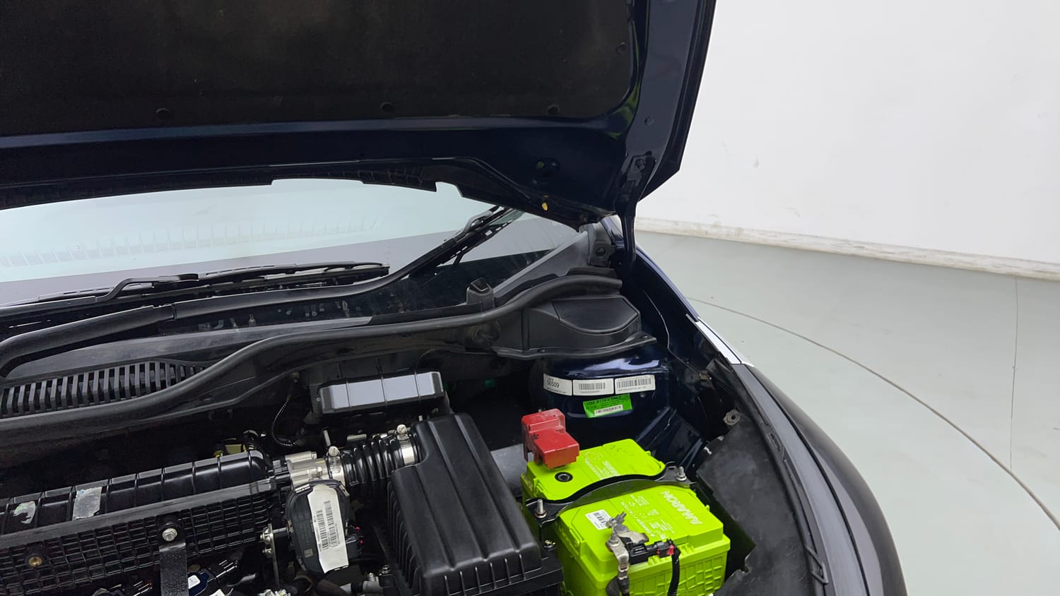 Used 2024 Tata Altroz XTA Petrol Petrol Automatic engine ENGINE LEFT SIDE HINGE & APRON VIEW