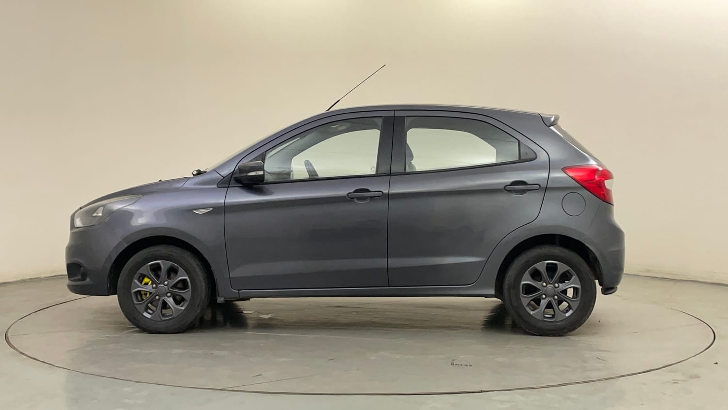 Used 2015 Ford Figo Trend 1.2 Ti-VCT Petrol Manual exterior LEFT SIDE VIEW