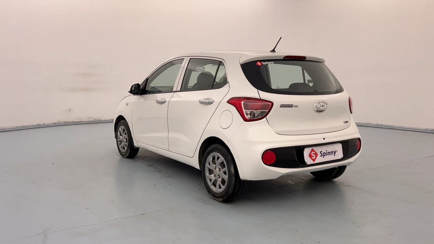 Used 2017 Hyundai Grand i10 Magna U2 1.2 CRDi Diesel Manual exterior LEFT REAR CORNER VIEW