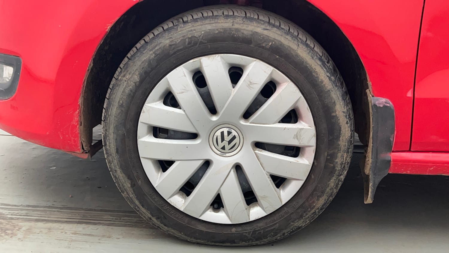 Used 2012 Volkswagen Polo Comfortline 1.2L (P) Petrol Manual tyres LEFT FRONT TYRE RIM VIEW