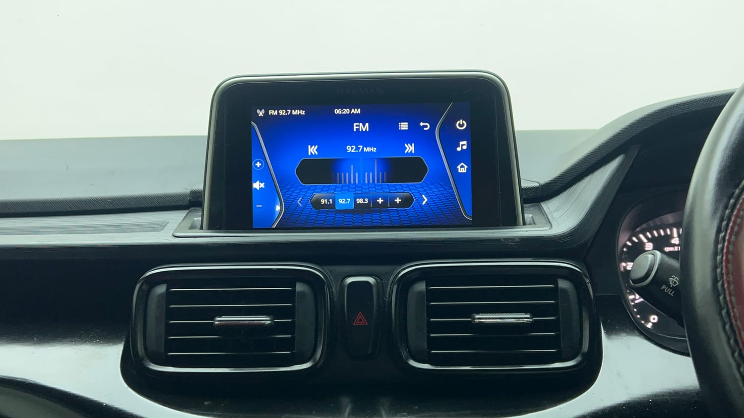 Used 2023 Tata Punch Adventure RHYTHM PACK MT Petrol + CNG (Outside Fitted) Cng Manual top_features Integrated (in-dash) music system