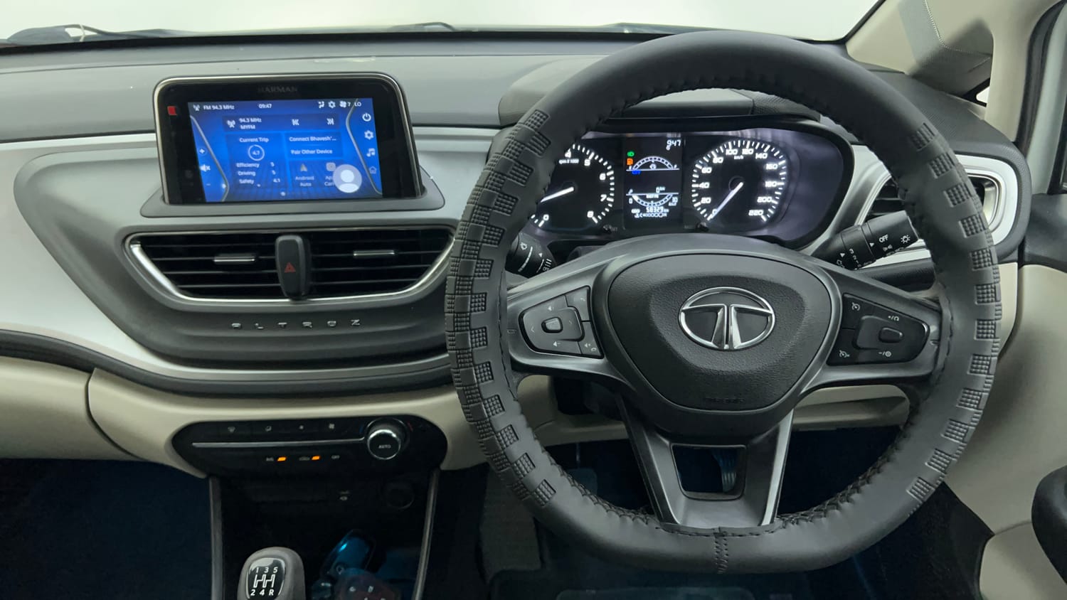 Used 2022 Tata Altroz XT Petrol Petrol Manual interior STEERING VIEW