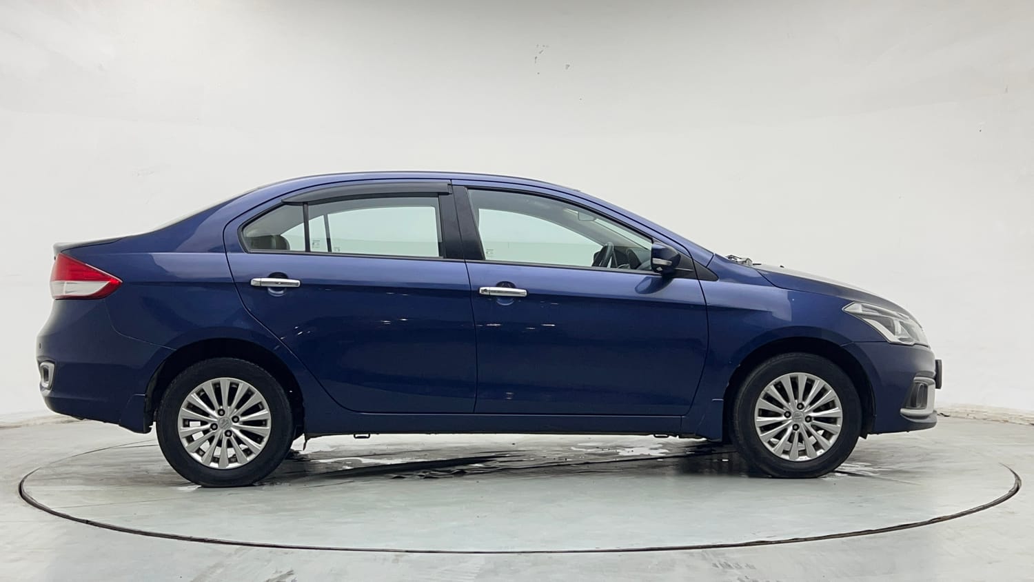 Used 2018 Maruti Suzuki Ciaz Delta Hybrid 1.5 AT Petrol Automatic exterior RIGHT SIDE VIEW