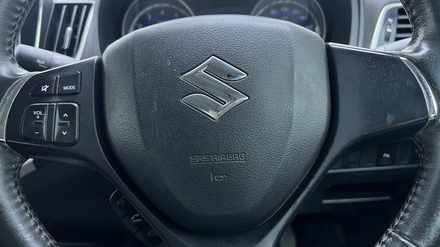 Used 2017 Maruti Suzuki Baleno Alpha 1.2 Petrol Manual top_features Airbags