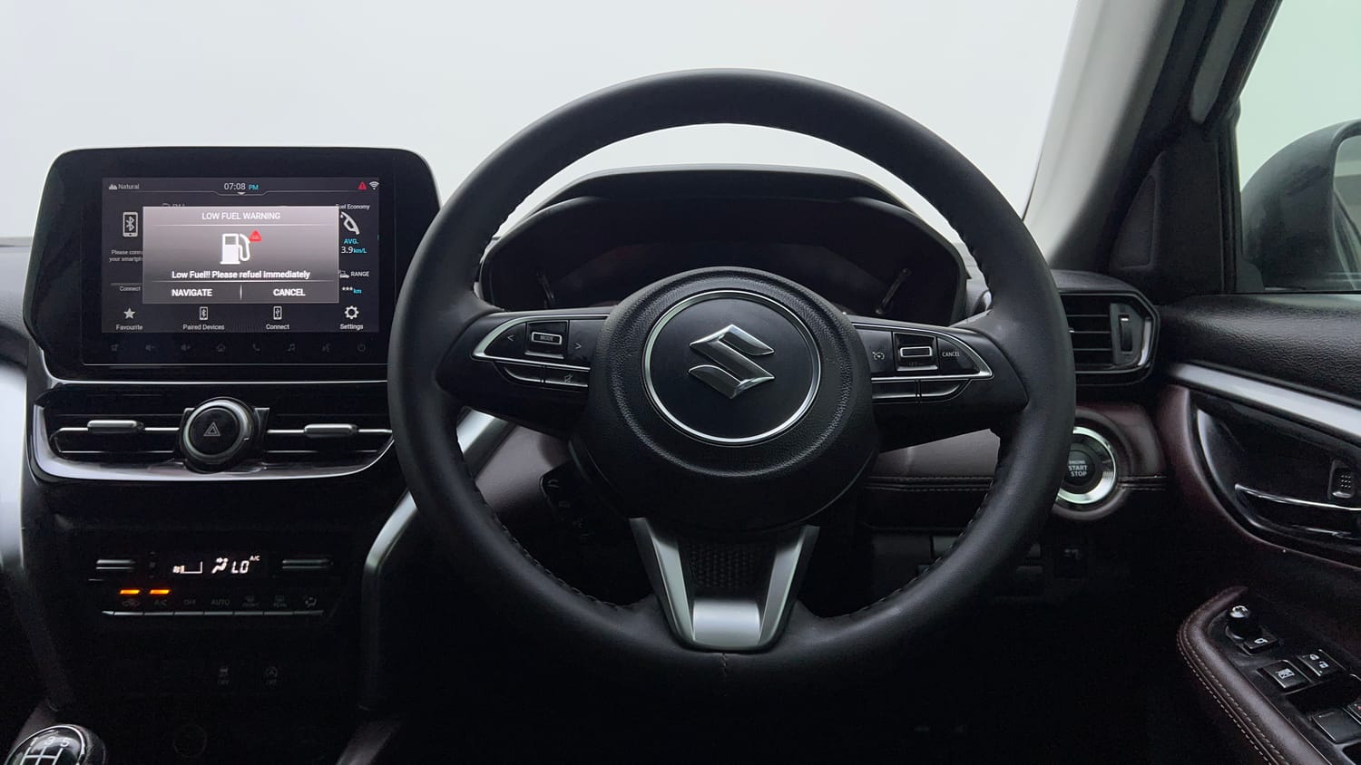 Used 2023 Maruti Suzuki Grand Vitara Zeta Smart Hybrid Petrol Manual interior STEERING VIEW