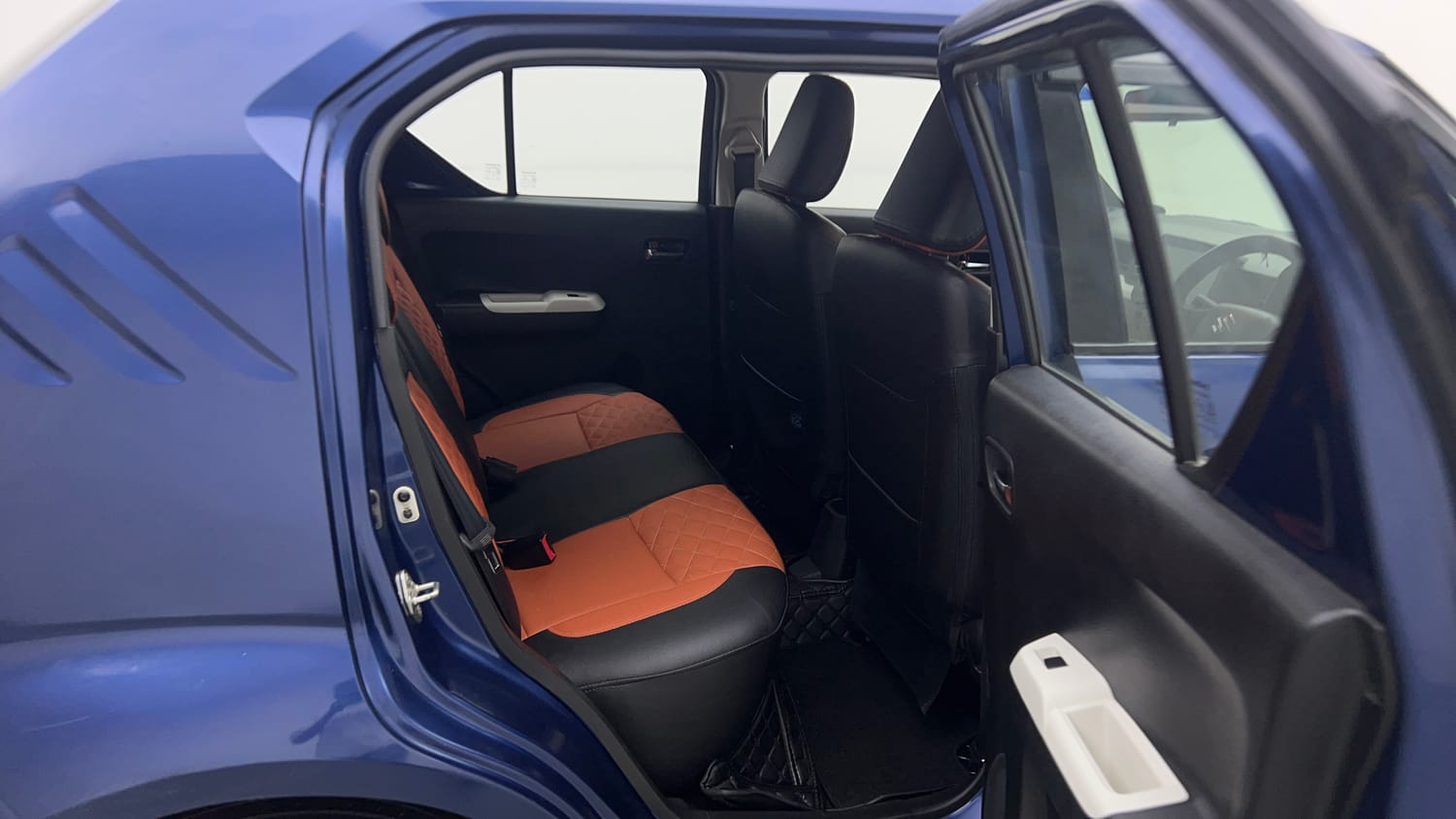 Used 2019 Maruti Suzuki Ignis Delta 1.2 MT Petrol Manual interior RIGHT SIDE REAR DOOR CABIN VIEW