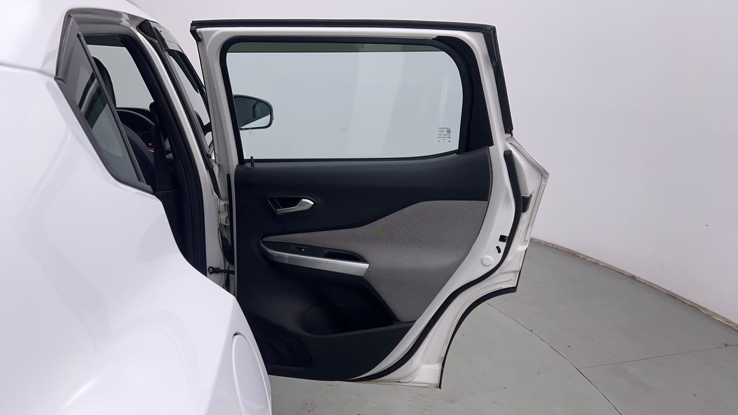 Used 2021 Nissan Magnite XL Petrol Manual interior RIGHT REAR DOOR OPEN VIEW