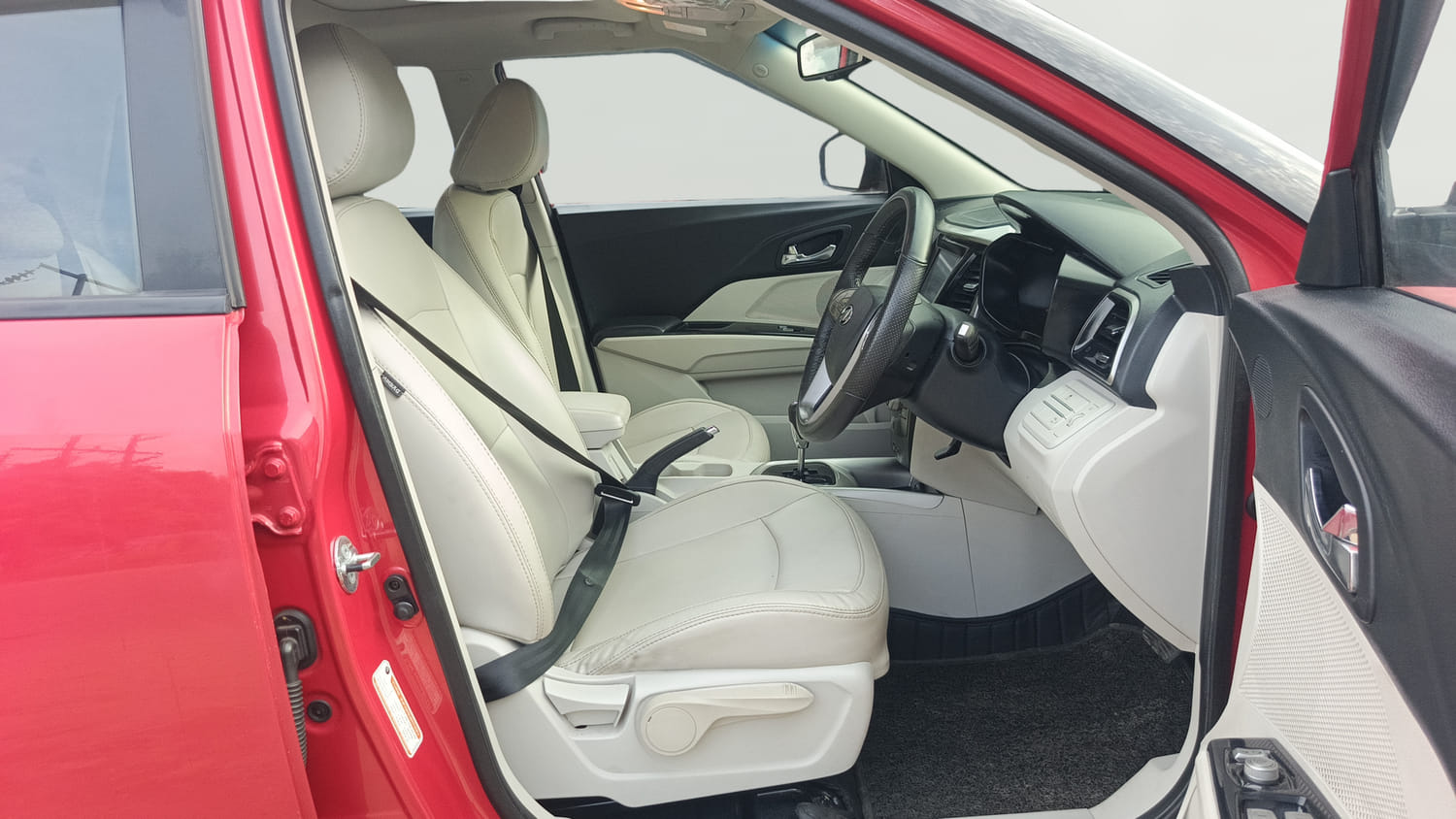 Used 2022 Mahindra XUV 300 W8 (O) 1.5 Diesel AMT Diesel Automatic interior RIGHT SIDE FRONT DOOR CABIN VIEW