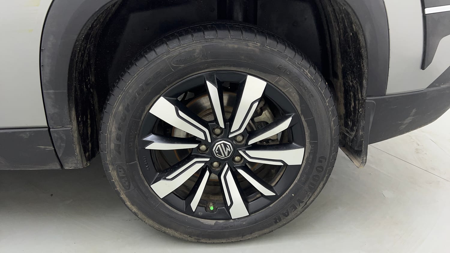 Used 2019 MG Motors Hector Sharp 1.5 DCT Petrol Petrol Automatic tyres LEFT REAR TYRE RIM VIEW